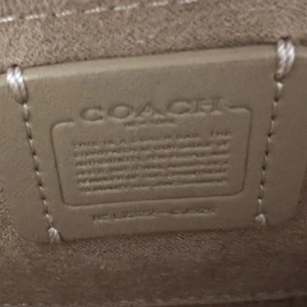 COACH 👜👛
 Mini Klare Crossbody With A  Puffy Feel - Picture 4 of 6